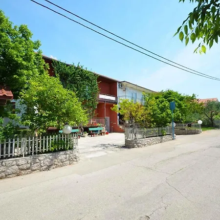 Apartment In Starigrad-paklenica 6819
